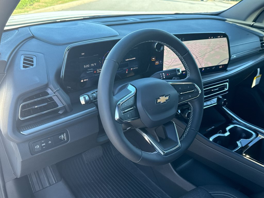 New 2027 Chevrolet Traverse LT w/ Sun and Wheel Package FWD image 22