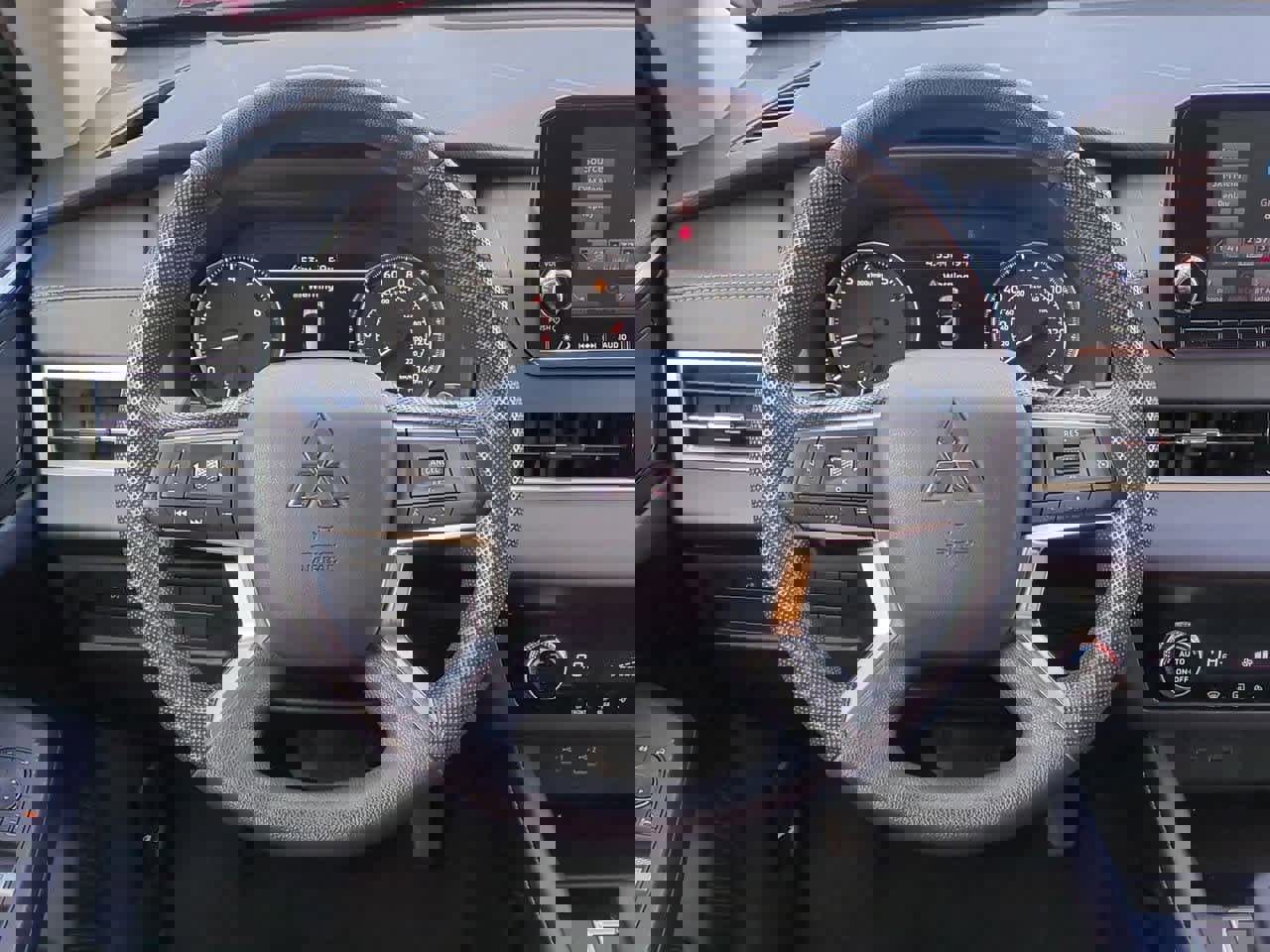 Used 2022 Mitsubishi Outlander ES image 22