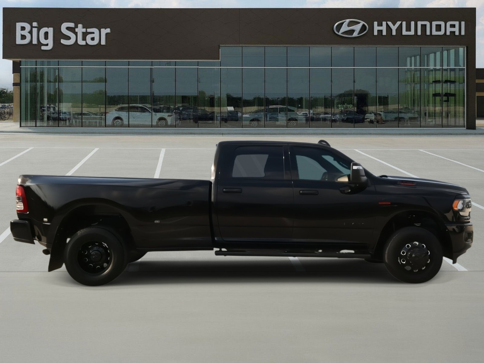 Used 2024 RAM 3500 Big Horn w/ Night Edition image 5