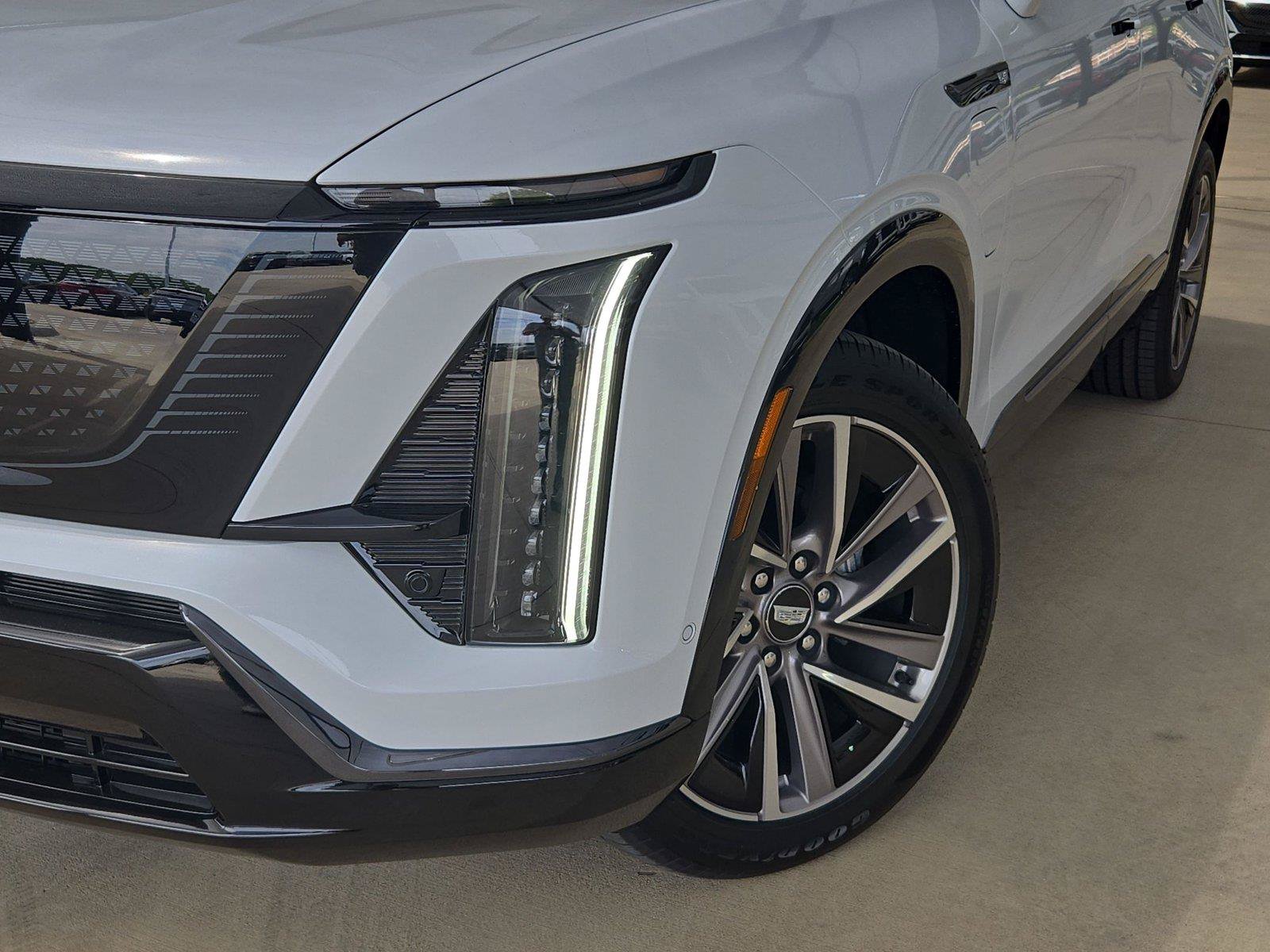 New 2027 Cadillac Vistiq Sport w/ LPO, Floor Liner Package AWD/4WD image 7