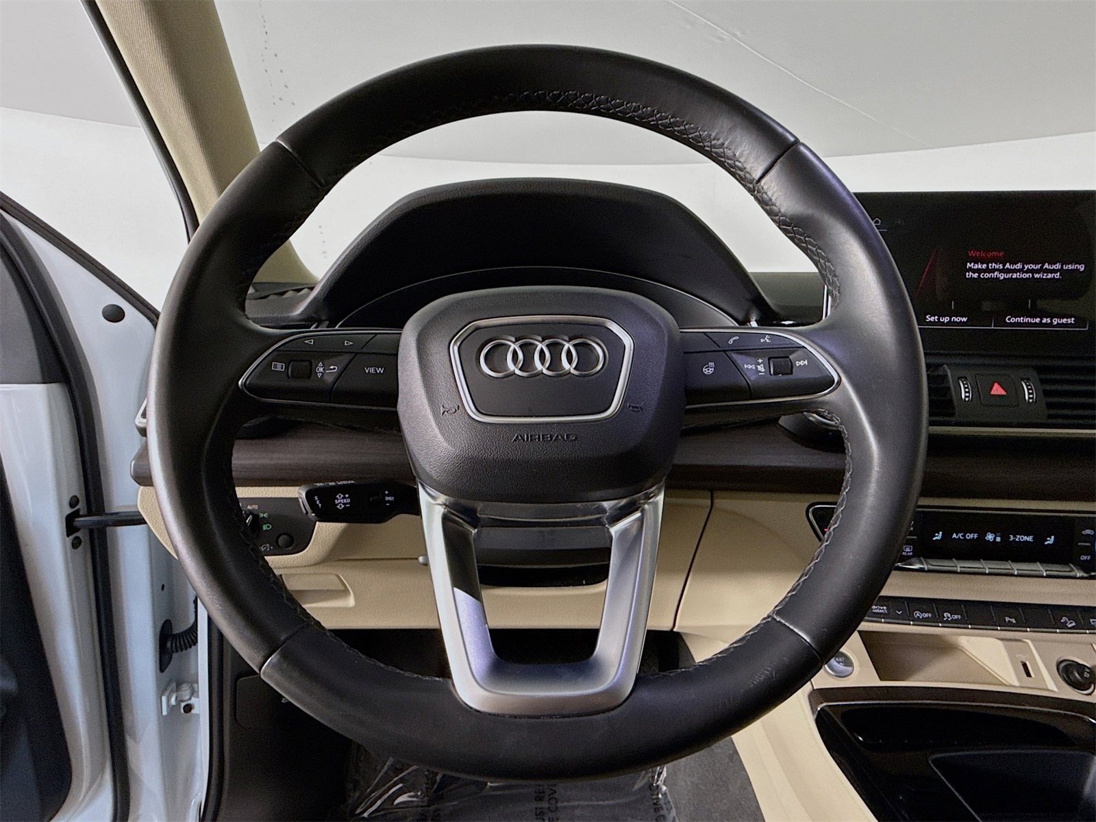 Used 2023 Audi Q5 2.0T Premium w/ Convenience Package image 11