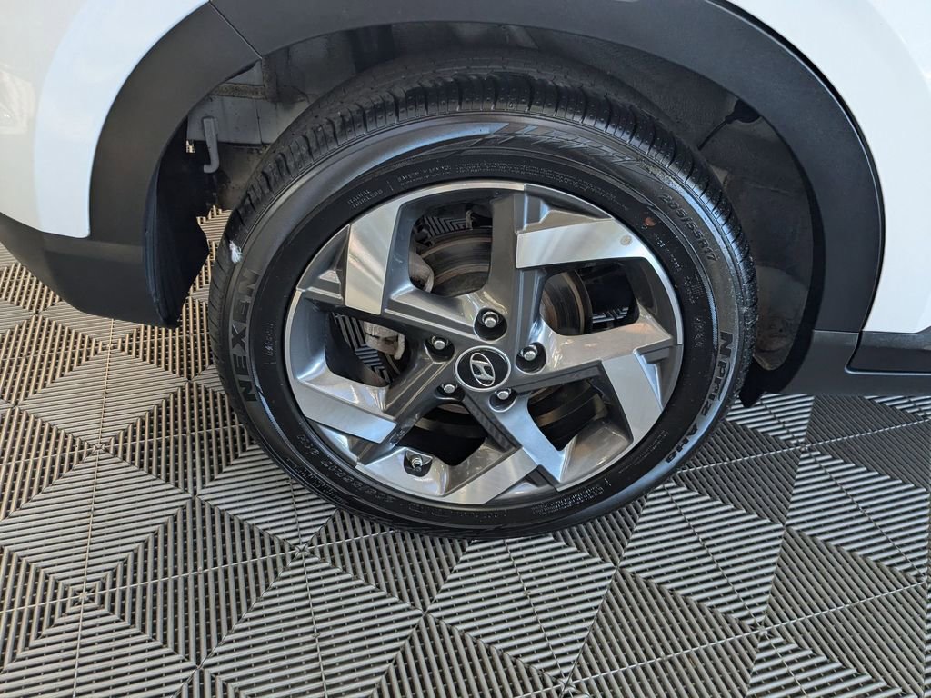Used 2025 Hyundai Venue SEL image 33