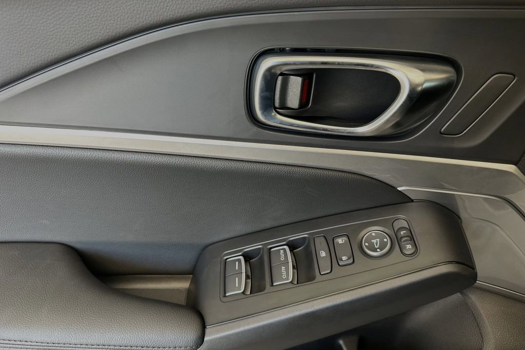 New 2025 Acura Integra image 8