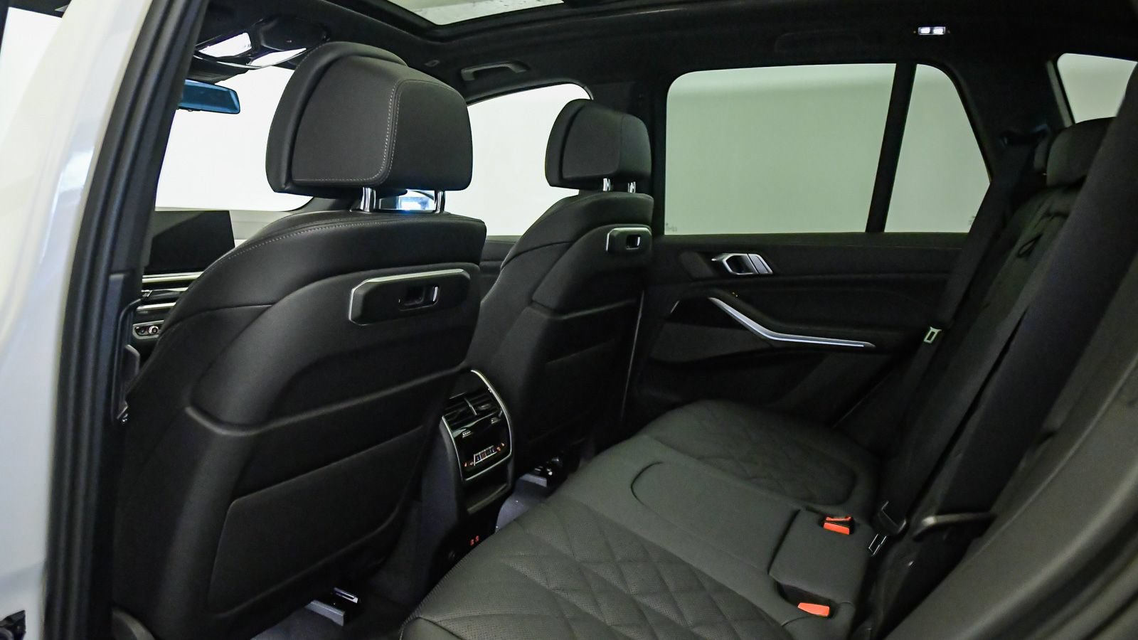 New 2026 BMW X5 sDrive40i w/ M Sport Package RWD image 19