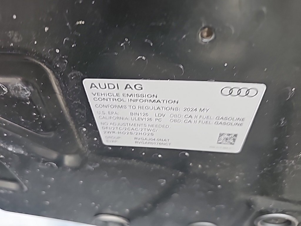 Used 2024 Audi S8 w/ S8 Comfort Plus Package AWD/4WD image 11