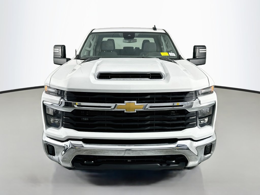 Used 2025 Chevrolet Silverado 2500 LT w/ Convenience Package AWD/4WD image 2