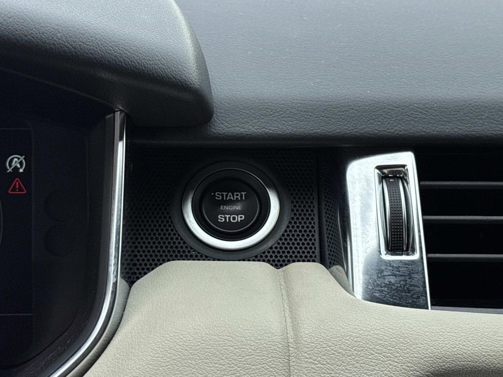 Used 2022 Land Rover Range Rover Sport HSE Silver Edition image 29