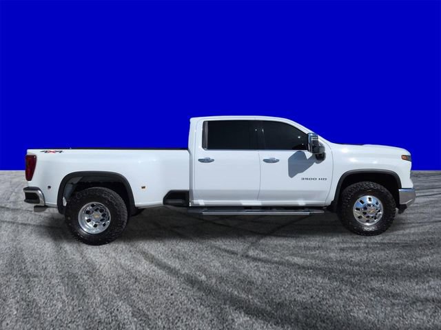 Used 2025 Chevrolet Silverado 3500 LTZ w/ LTZ Plus Package image 3