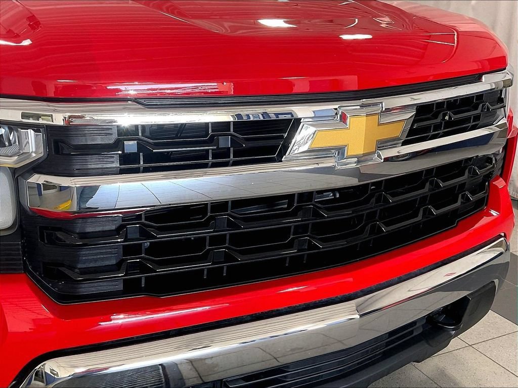 Used 2023 Chevrolet Silverado 1500 LT AWD/4WD image 32