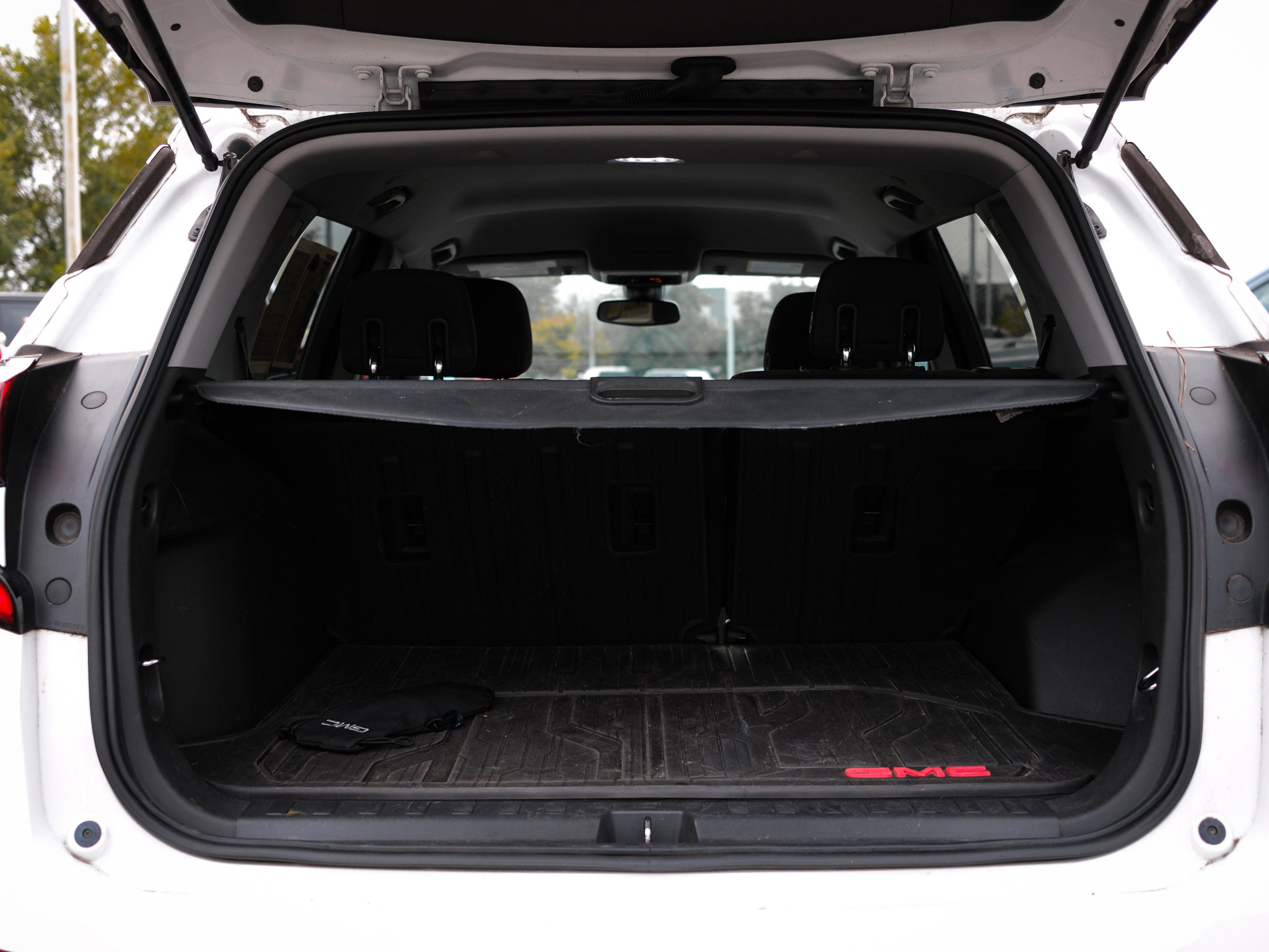 Used 2020 GMC Terrain SLE image 27