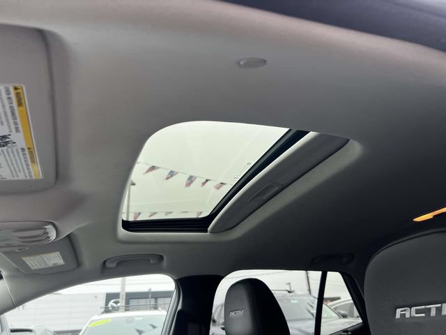 Certified 2024 Chevrolet Trax ACTIV w/ Sunroof Package FWD image 17