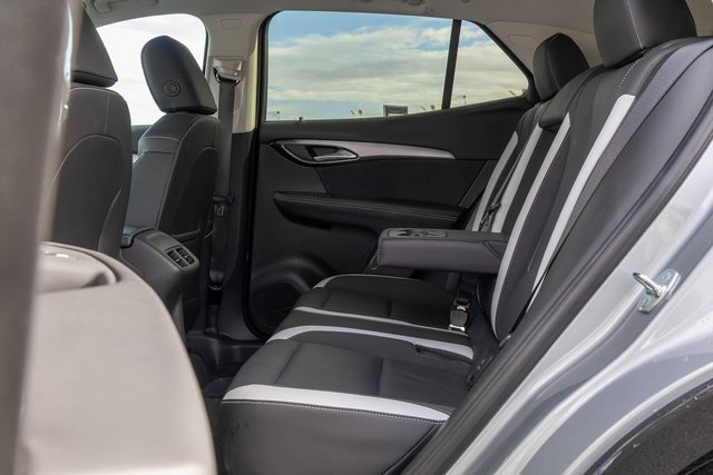 Certified 2025 Buick Envision Sport Touring image 8