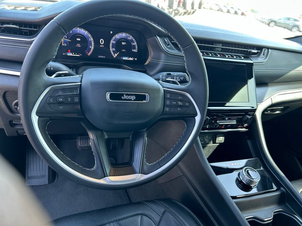 Used 2025 Jeep Grand Cherokee Laredo X AWD/4WD image 20
