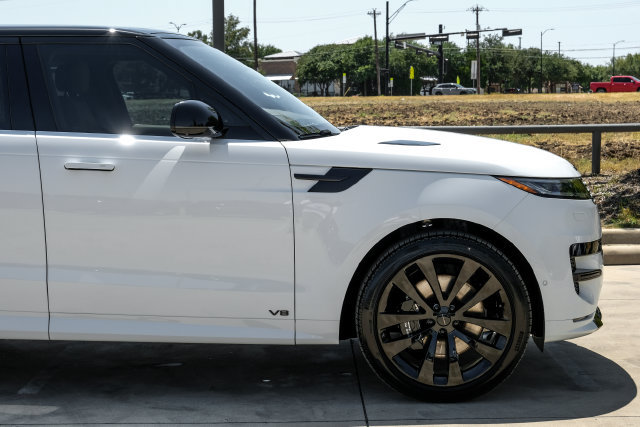 New 2026 Land Rover Range Rover Sport Dynamic SE AWD/4WD image 10
