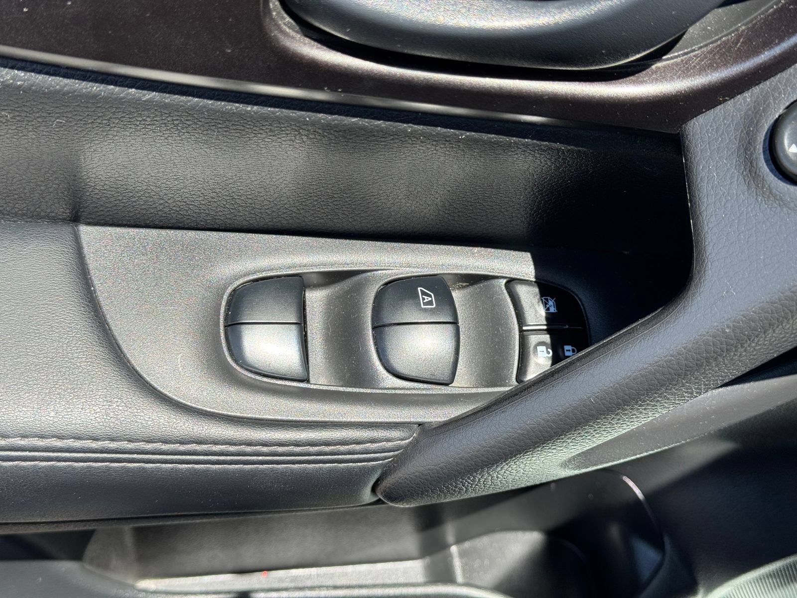 Used 2019 Nissan Rogue Sport S FWD image 14