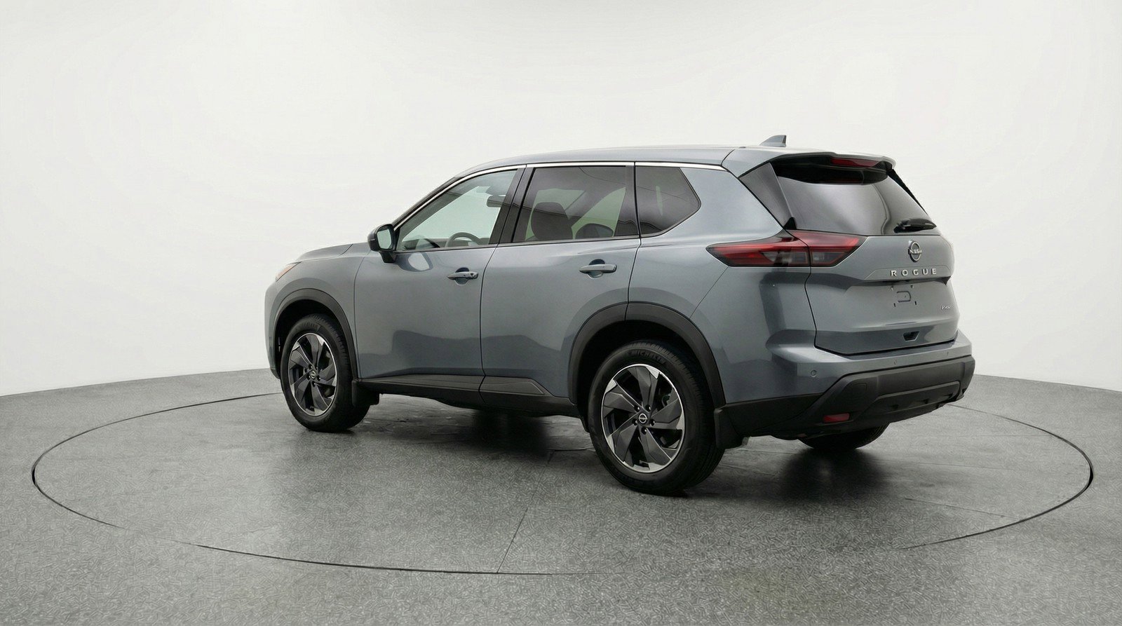 Used 2025 Nissan Rogue SV image 6