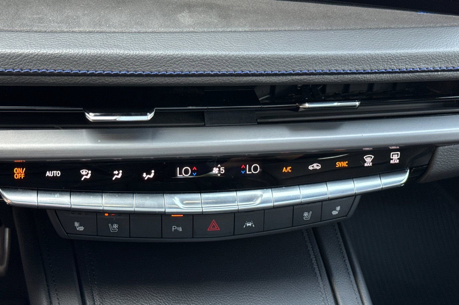 Used 2024 Cadillac XT4 Sport FWD image 22