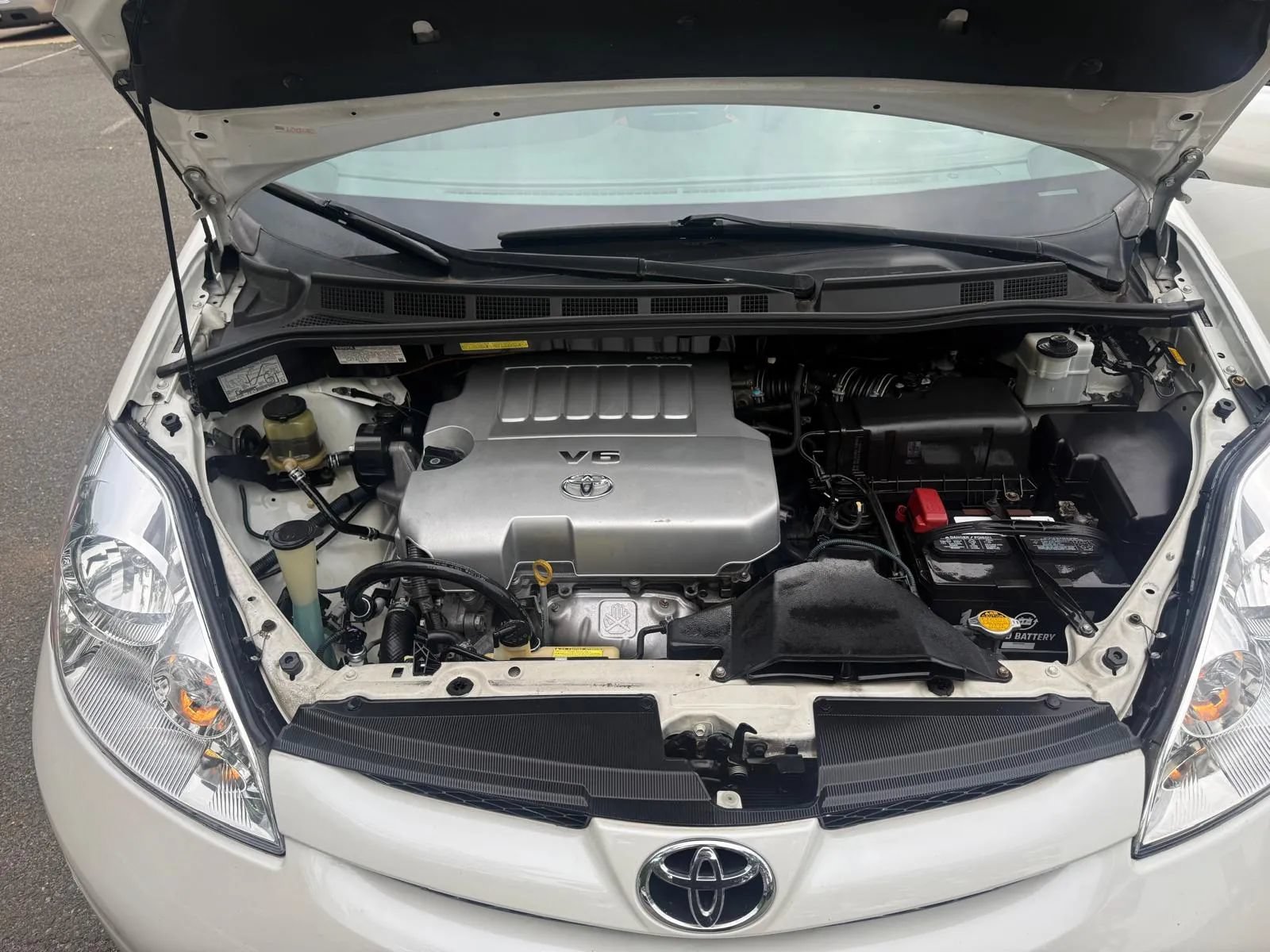 Used 2009 Toyota Sienna XLE FWD image 38