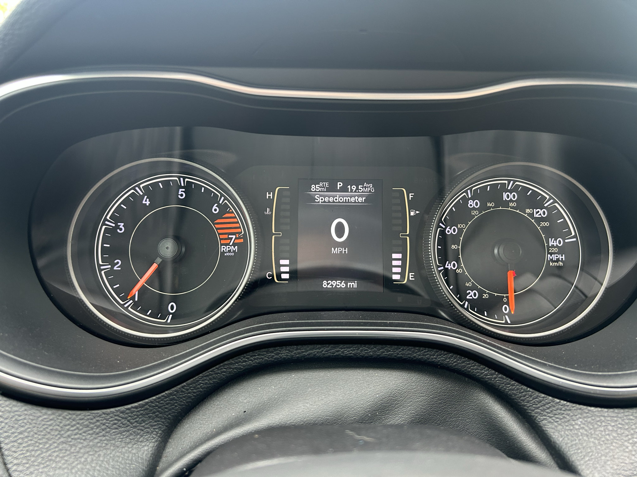 Used 2019 Jeep Cherokee Latitude Plus w/ Comfort/Convenience Group FWD image 16