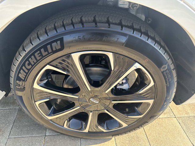 New 2026 Lincoln Nautilus Reserve AWD/4WD image 32