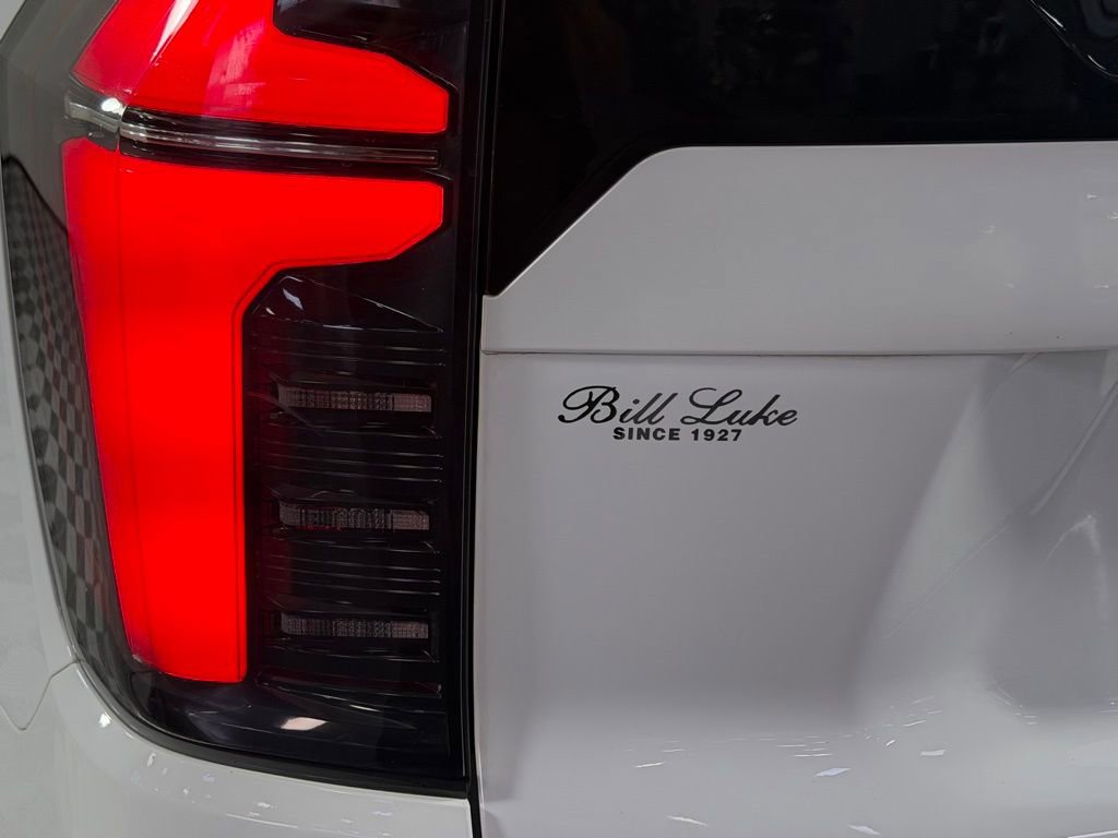 Used 2025 Chevrolet Tahoe LT image 14