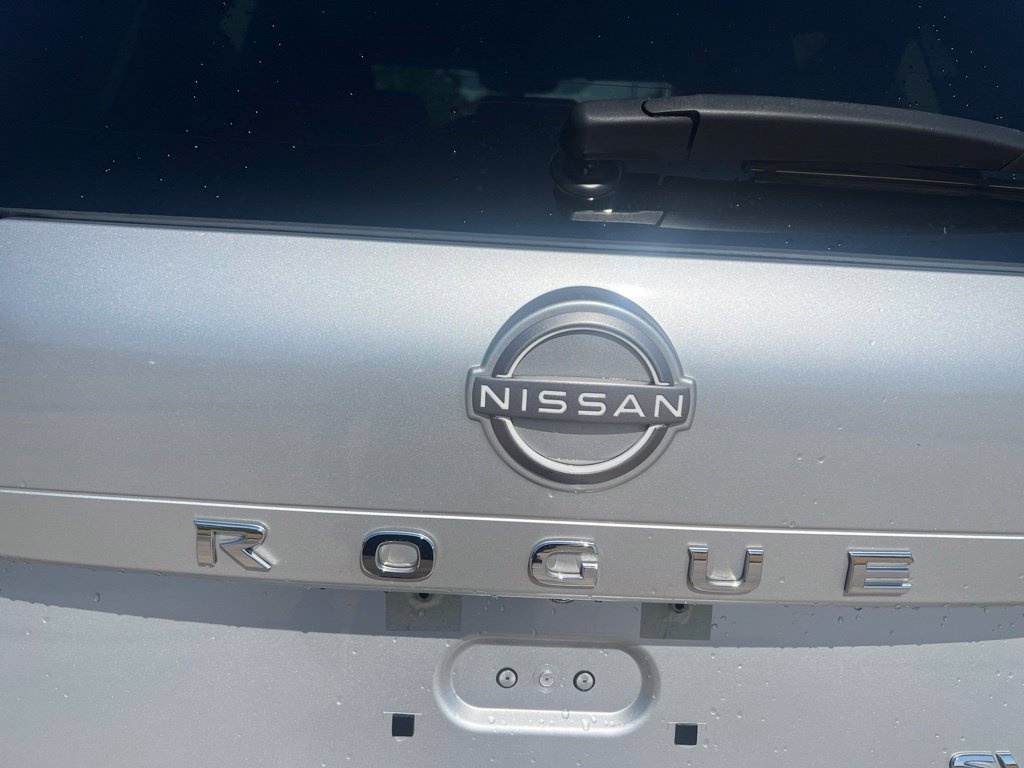 Used 2023 Nissan Rogue SV AWD/4WD image 29