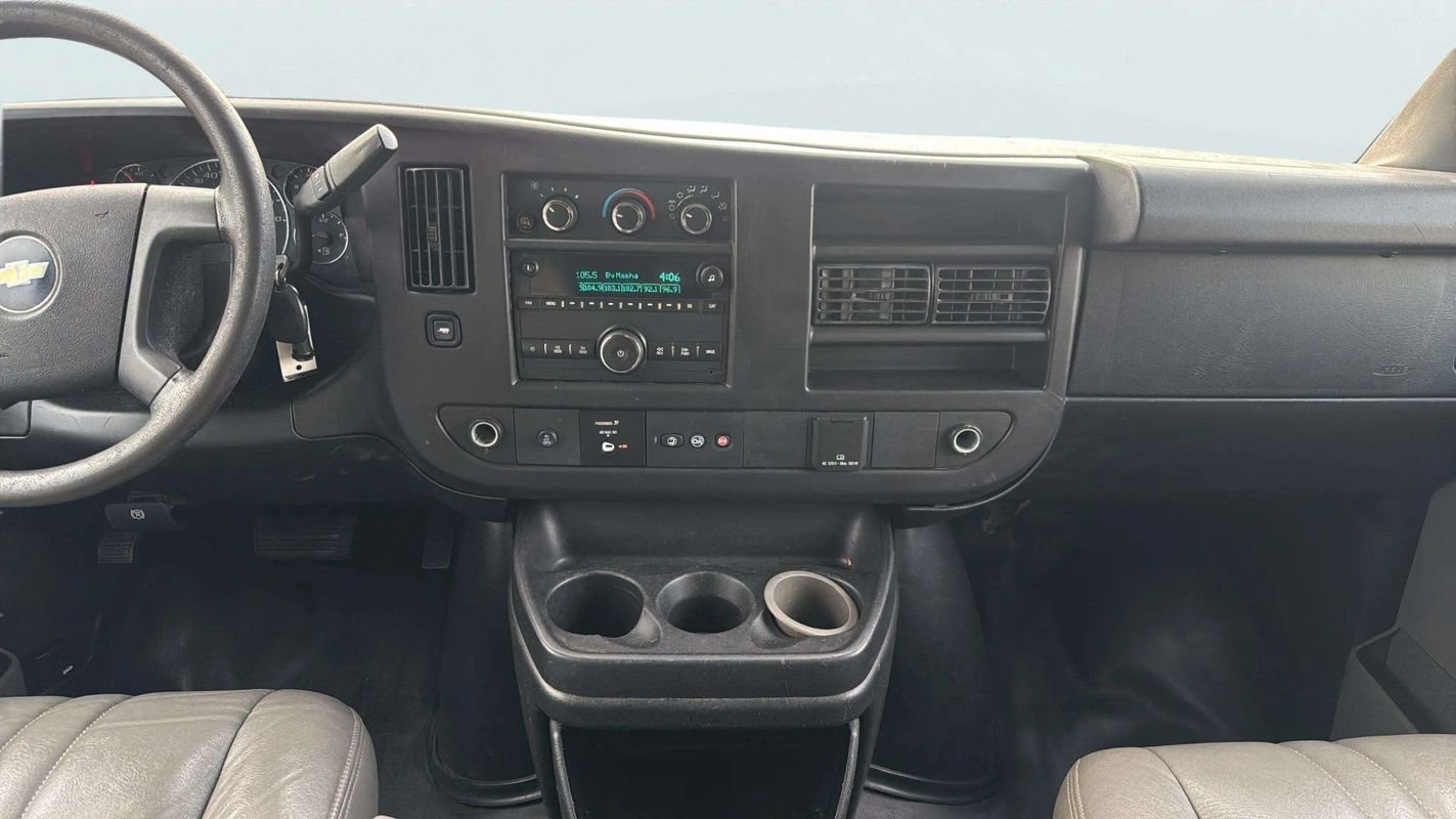 Used 2018 Chevrolet Express 2500 LS w/ Driver Convenience Package RWD image 10