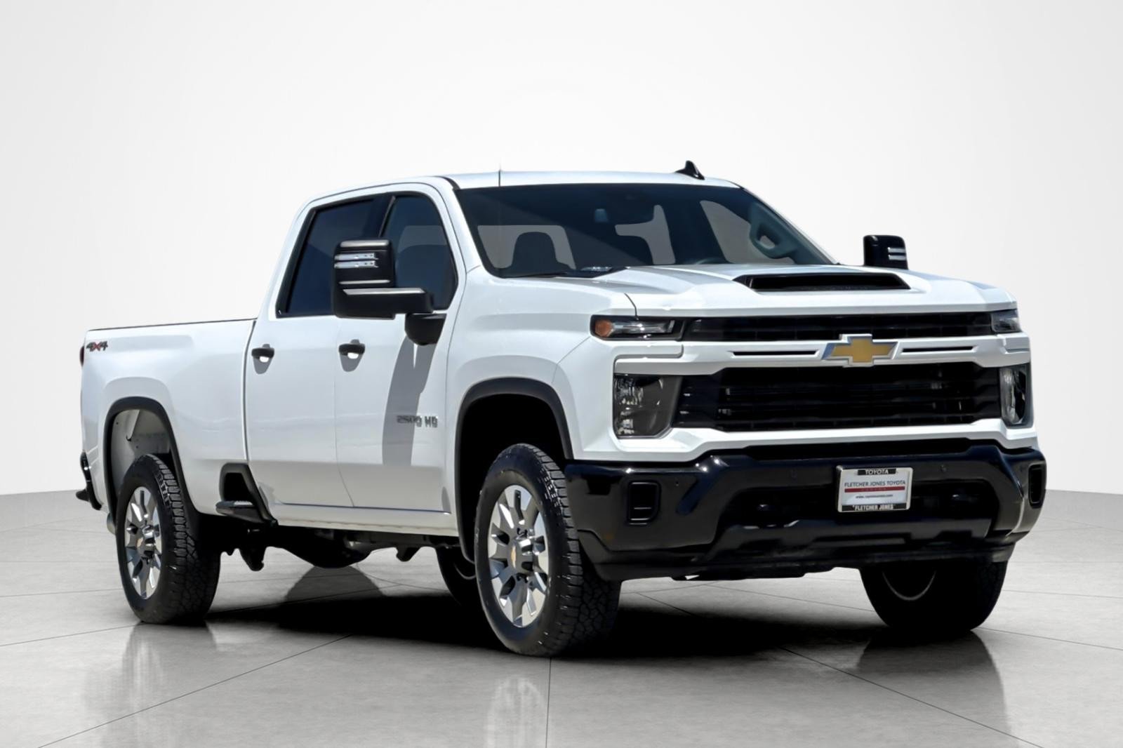 Used 2025 Chevrolet Silverado 2500 Custom w/ Custom Value Package AWD/4WD image 7