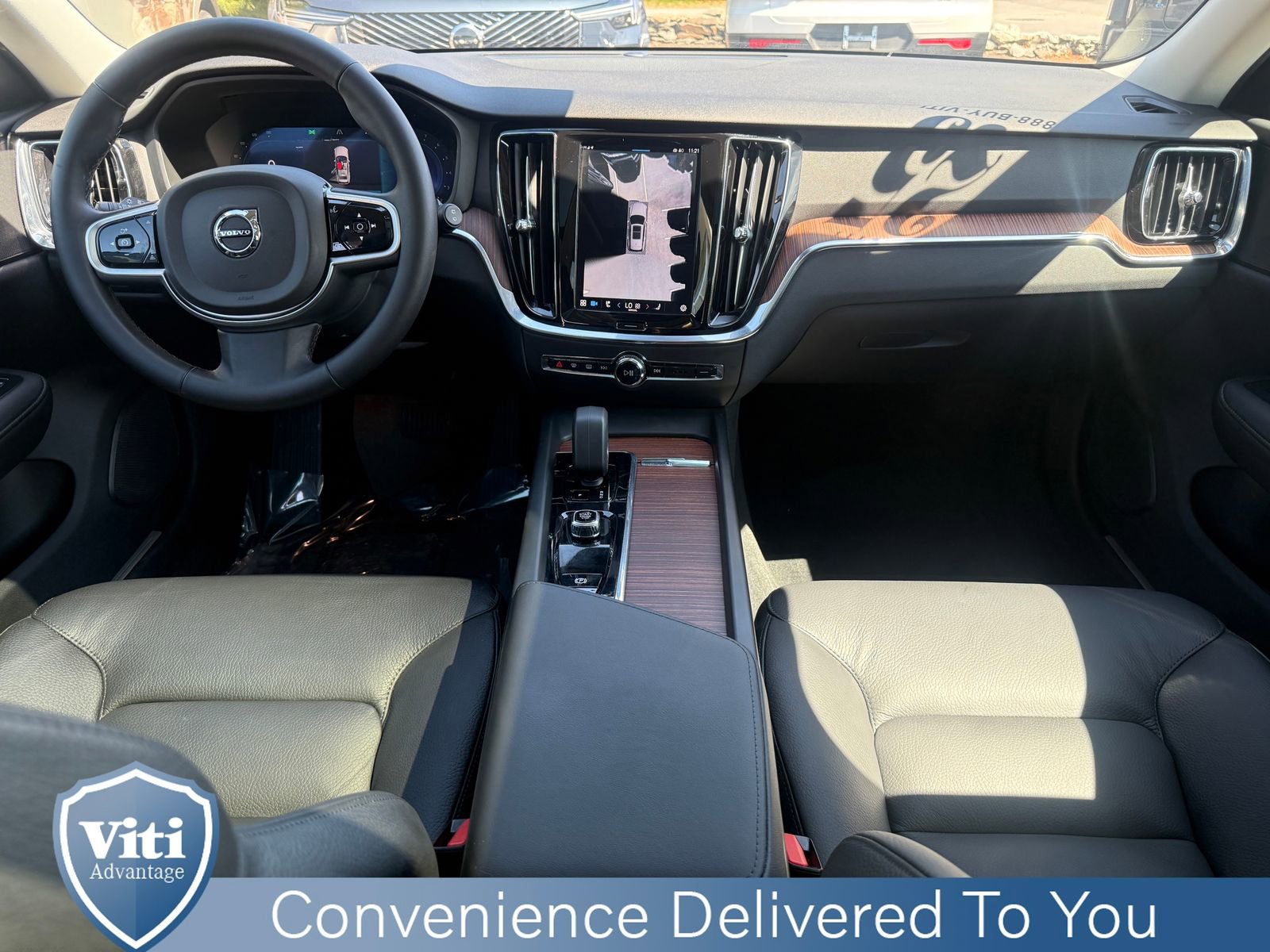 Used 2025 Volvo V60 B5 Cross Country Plus AWD/4WD image 2