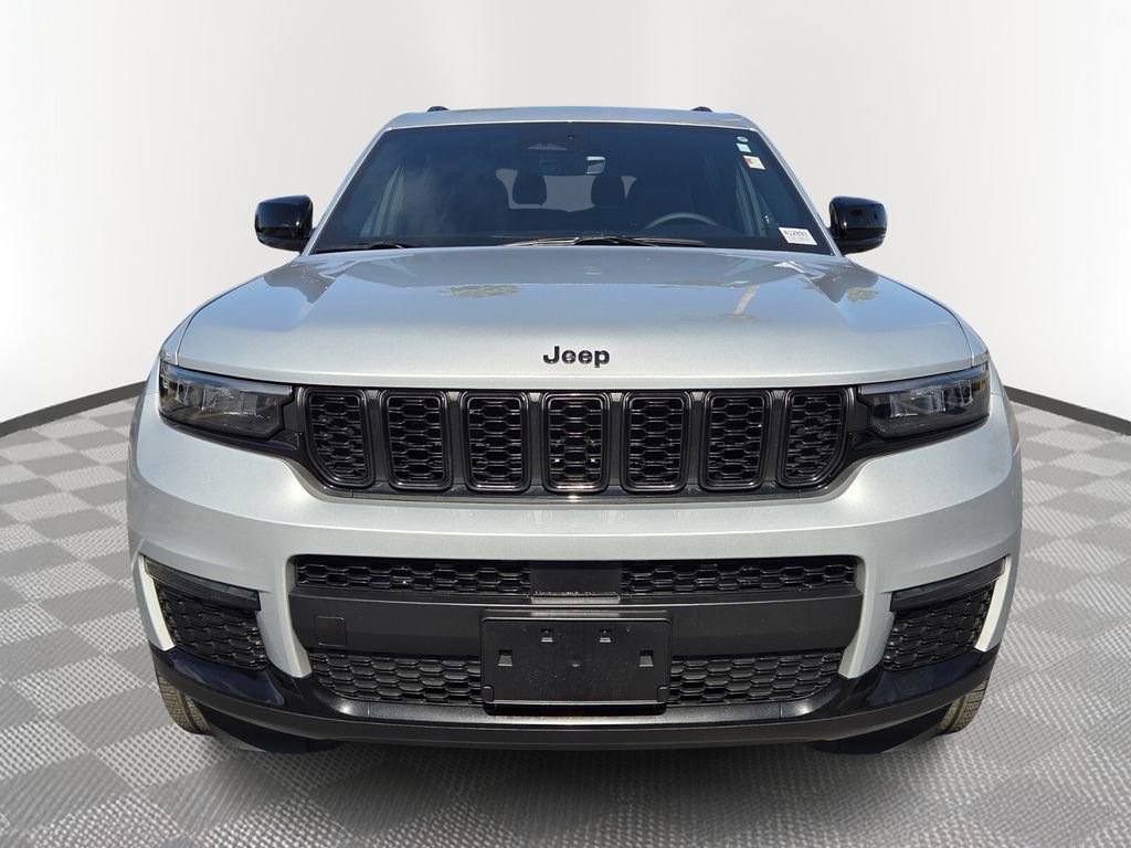 Certified 2025 Jeep Grand Cherokee L Limited w/ Black Appearance Package image 8