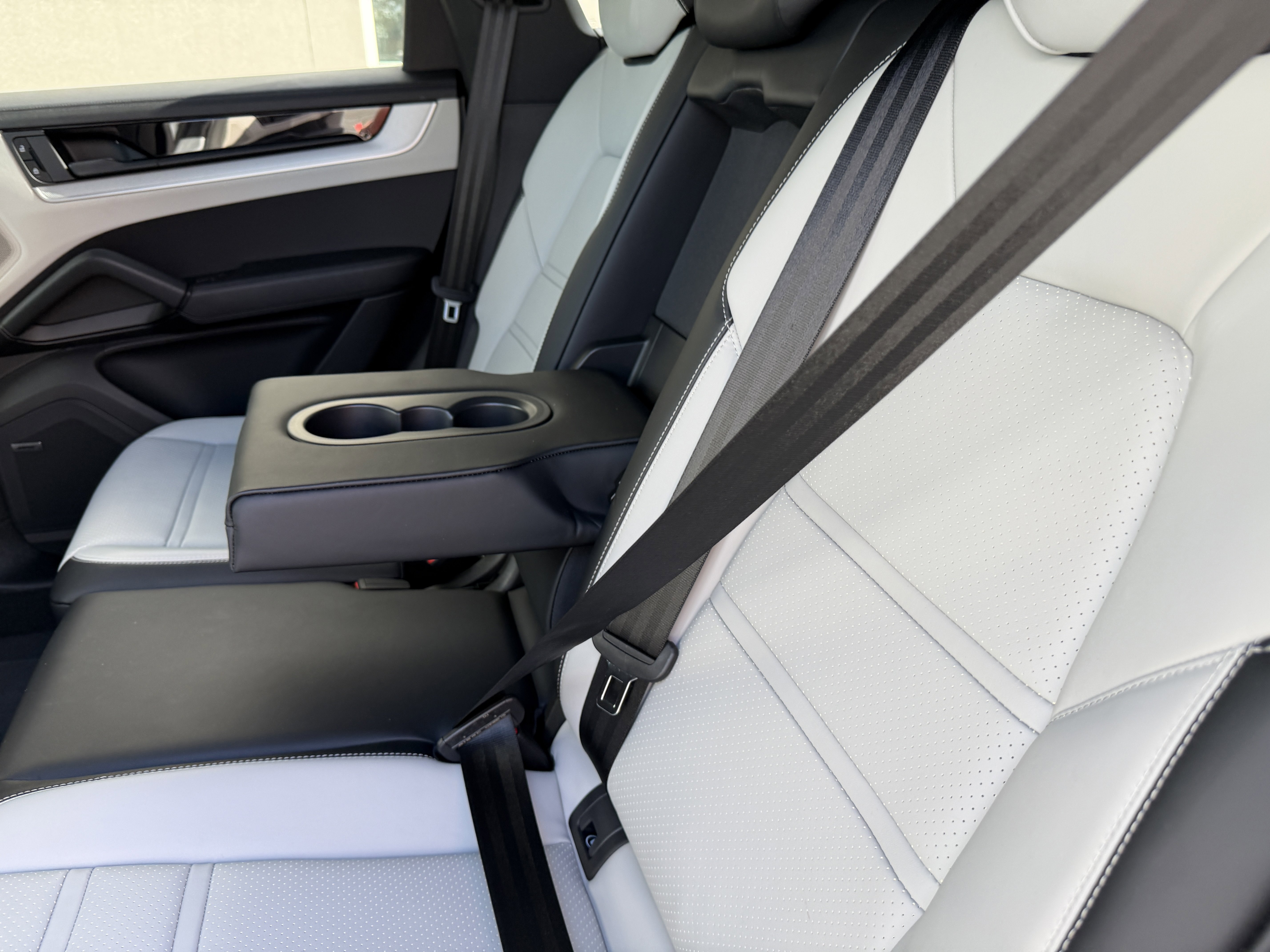 Certified 2024 Porsche Cayenne S image 22