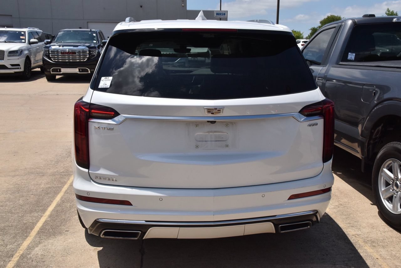Used 2022 Cadillac XT6 Premium Luxury w/ Technology Package FWD image 7