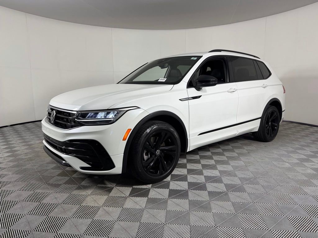 Used 2024 Volkswagen Tiguan SE R-Line FWD image 4