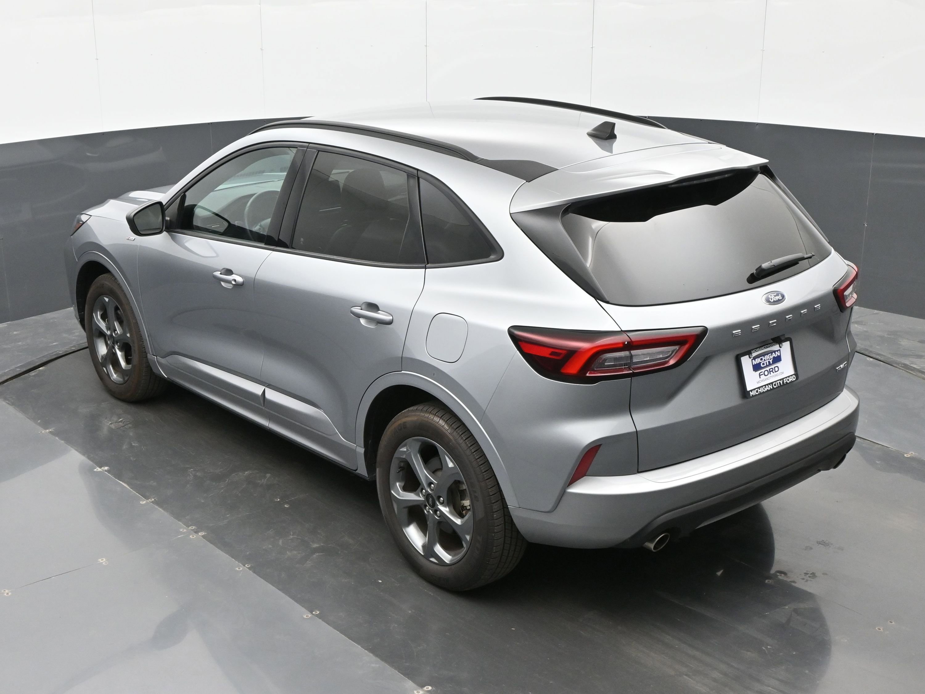 Used 2023 Ford Escape ST-Line image 30