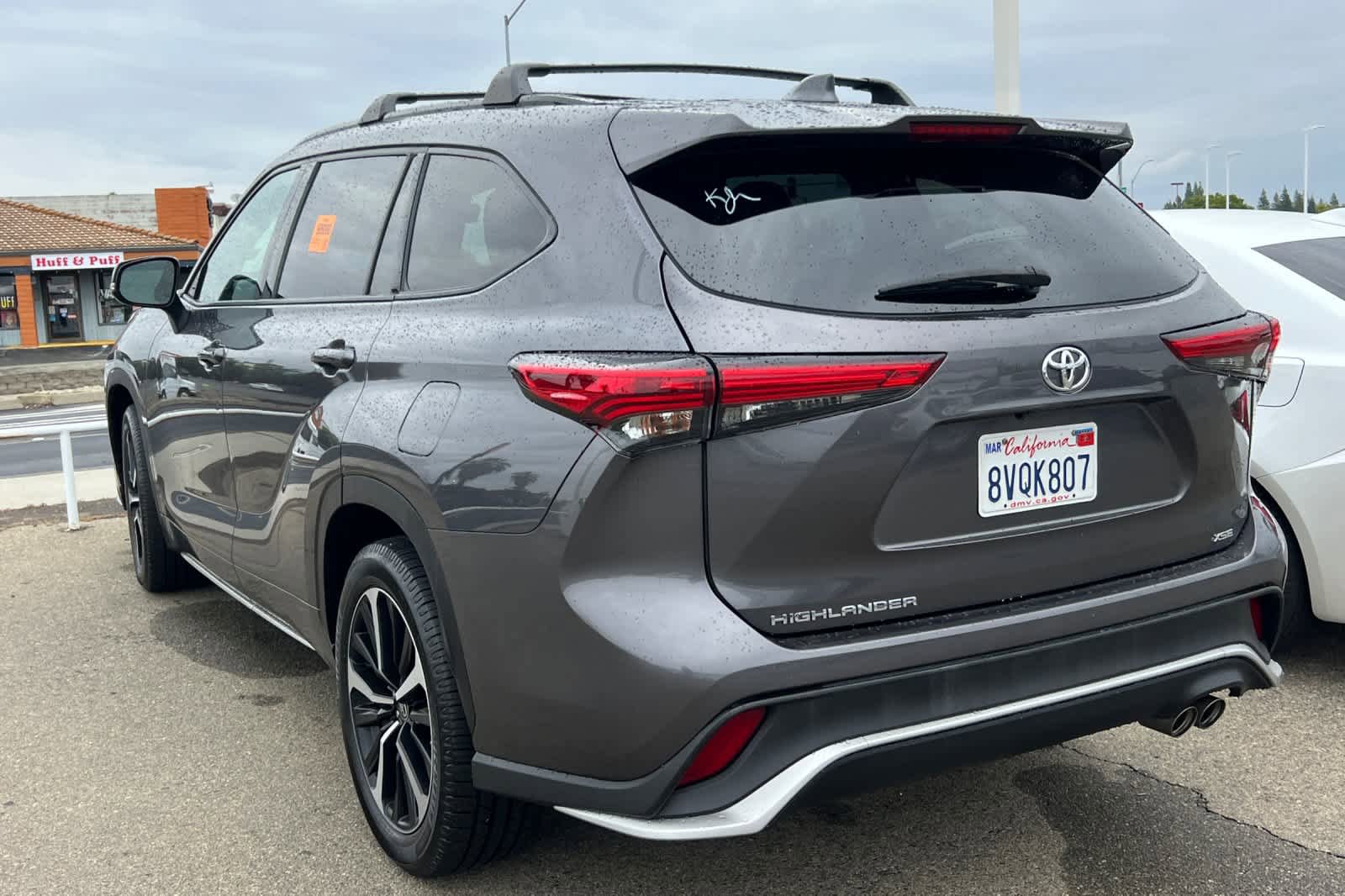 Used 2021 Toyota Highlander XSE FWD image 6