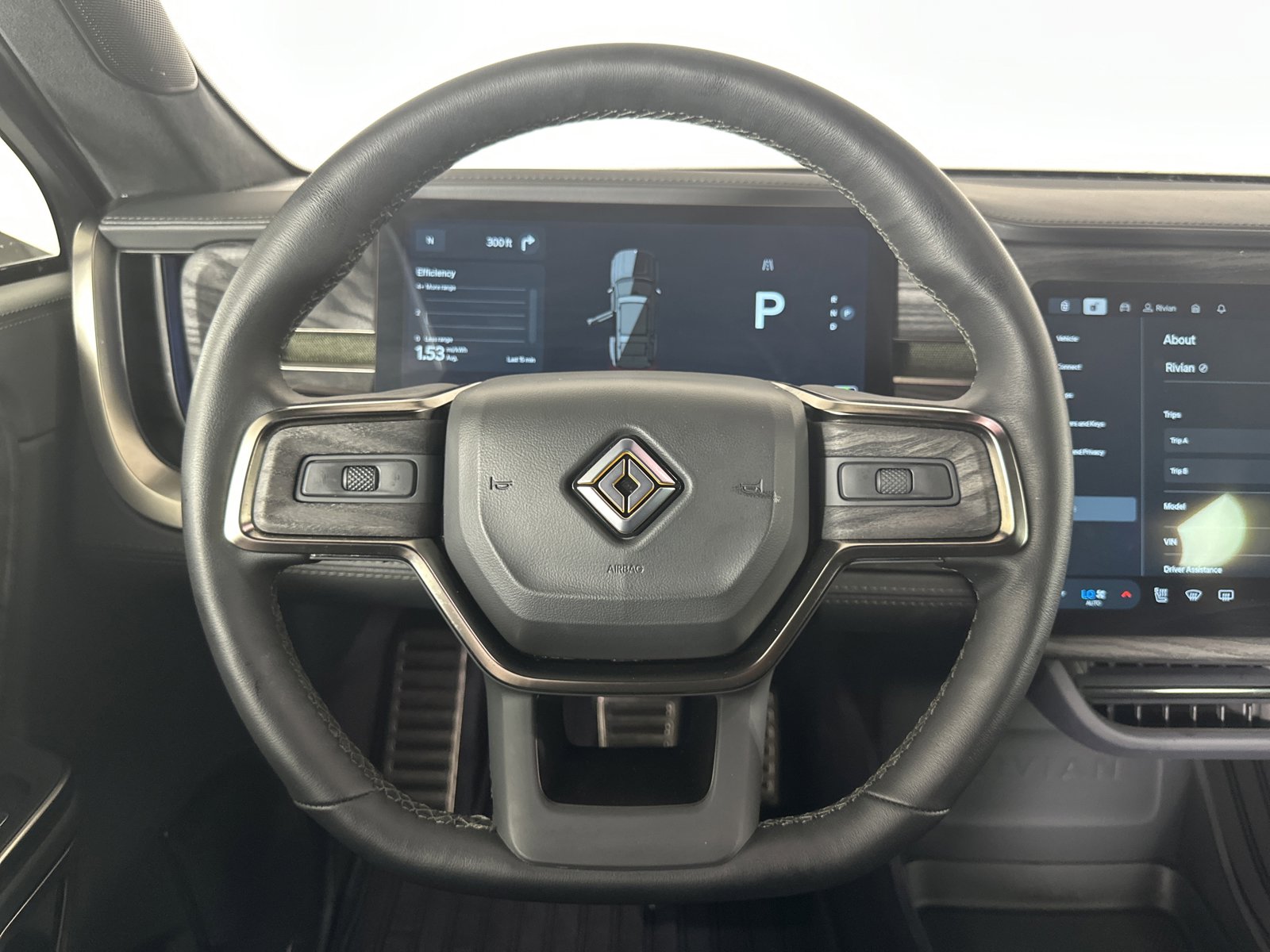 Used 2022 Rivian R1S Launch Edition image 25