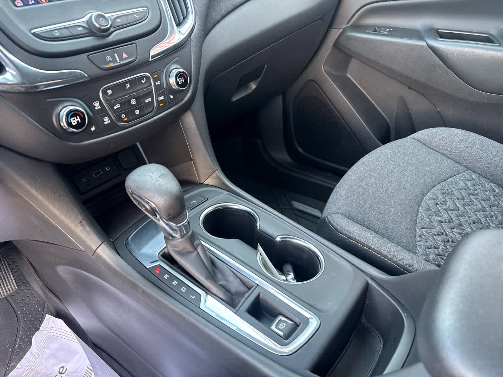 Used 2024 Chevrolet Equinox LT w/ LPO, Floor Liner Package FWD image 28