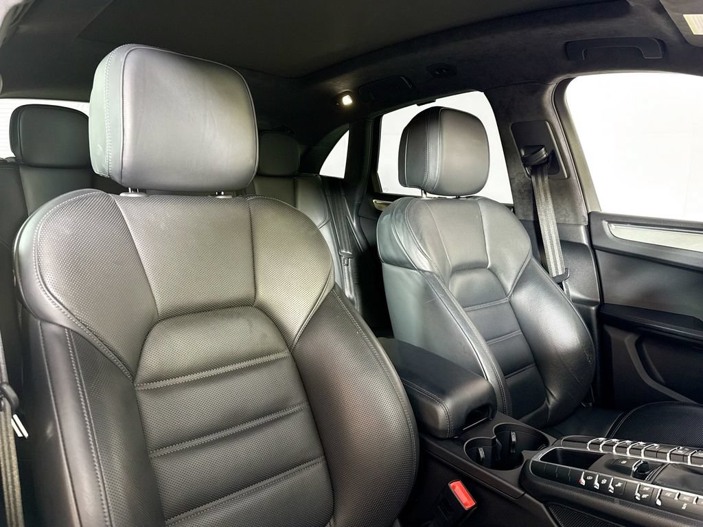 Certified 2020 Porsche Macan Turbo w/ Premium Package Plus (PF3) AWD/4WD image 21