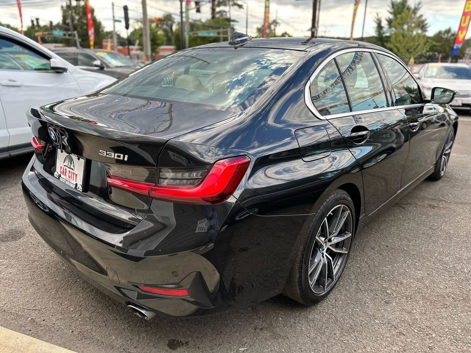 Used 2021 BMW 330i xDrive Sedan w/ Convenience Package image 5