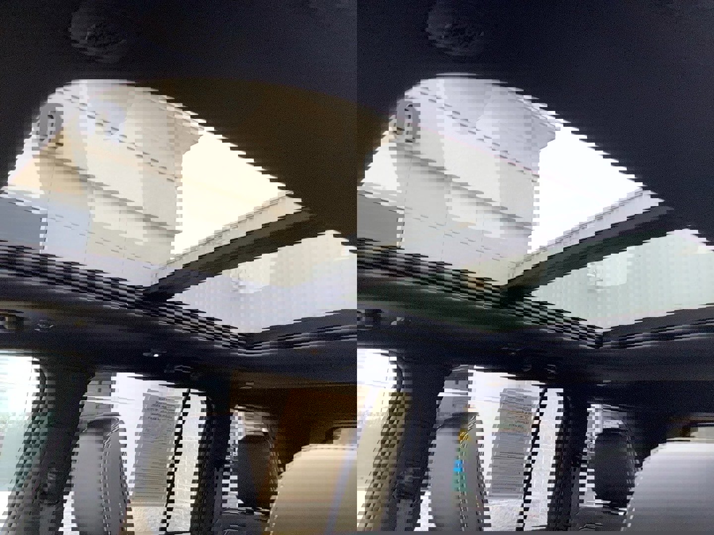 Used 2024 Jeep Grand Cherokee Overland image 12