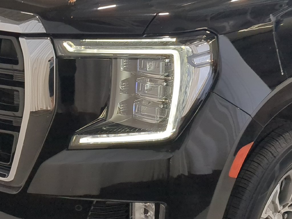 Used 2023 GMC Yukon SLE AWD/4WD image 14