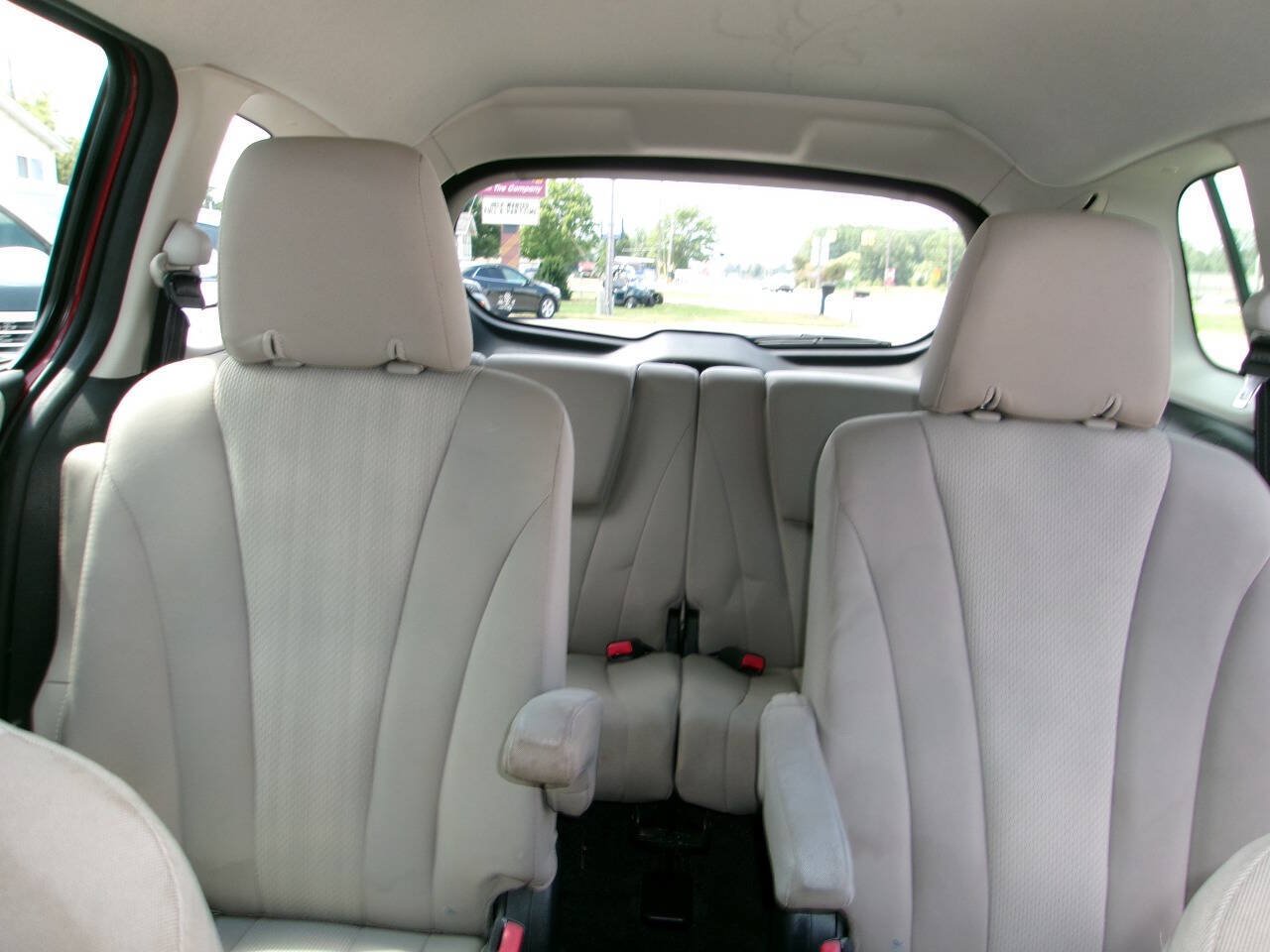 Used 2015 MAZDA MAZDA5 Sport FWD image 8