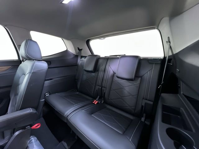 Used 2025 Volkswagen Atlas SE image 23
