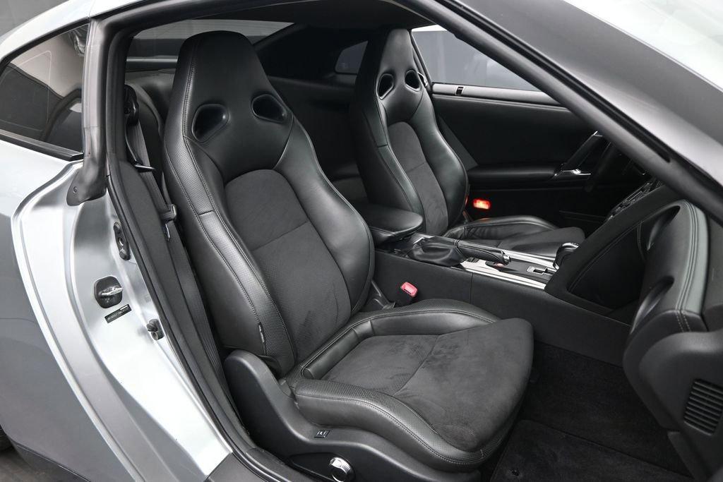 Used 2011 Nissan GT-R Premium AWD/4WD image 25