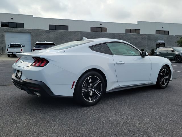 Used 2025 Ford Mustang Coupe RWD image 4