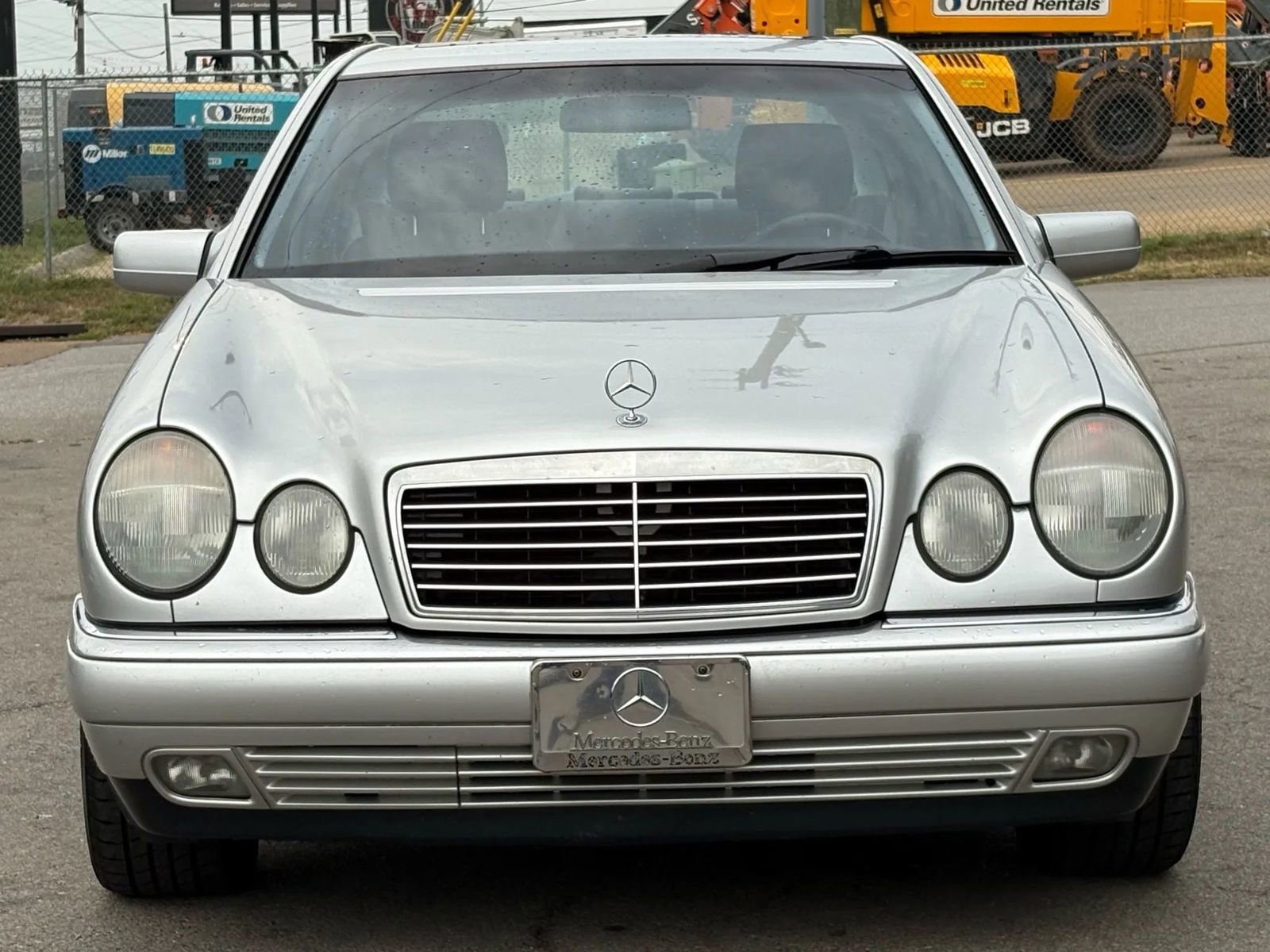 Used 1999 Mercedes-Benz E 320 Sedan image 8
