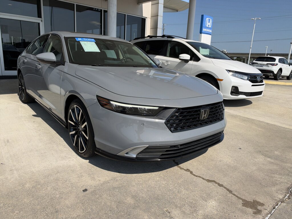 Certified 2024 Honda Accord Touring image 3