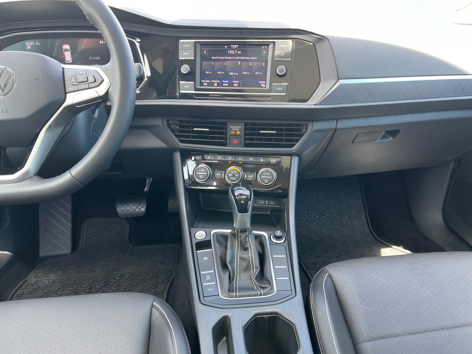 Used 2024 Volkswagen Jetta SE image 13