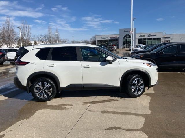 Used 2023 Nissan Rogue SV w/ SV Premium B Package image 5