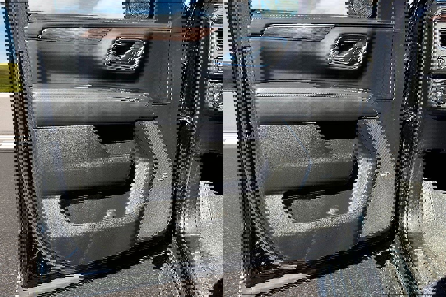 Used 2023 Chevrolet Tahoe LT w/ LT Signature Plus Package image 12